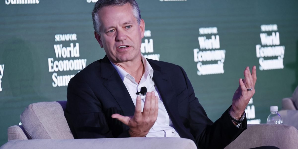 Walmart’s new CEO John Furner was once an hourly worker, now he’s the CEO of a leading Fortune 500 company.