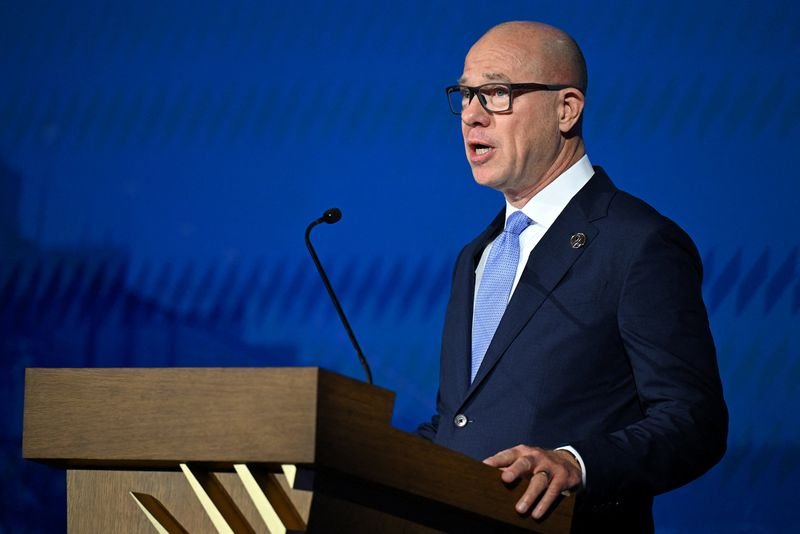 FAA chief admits failures in fatal mid-air collision