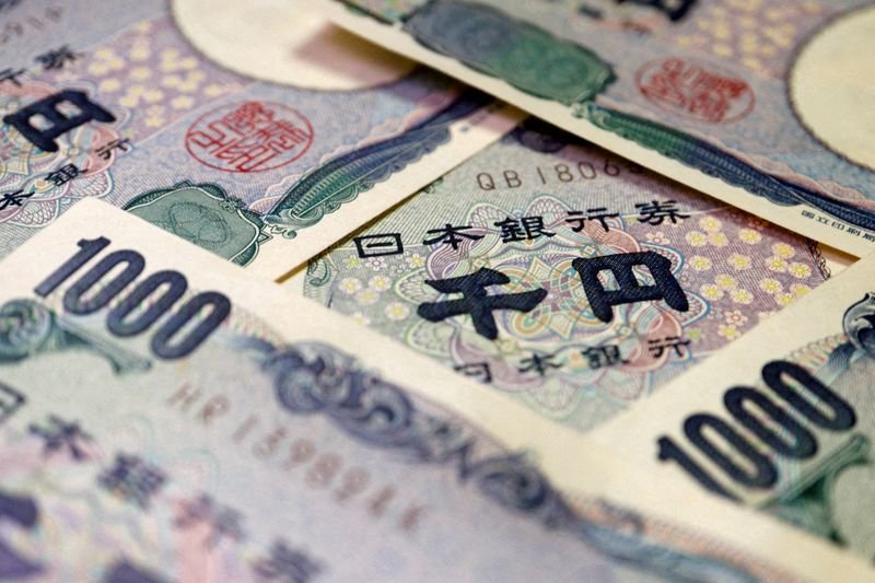Yen strengthened as intervention risk lifted Takaichi trade