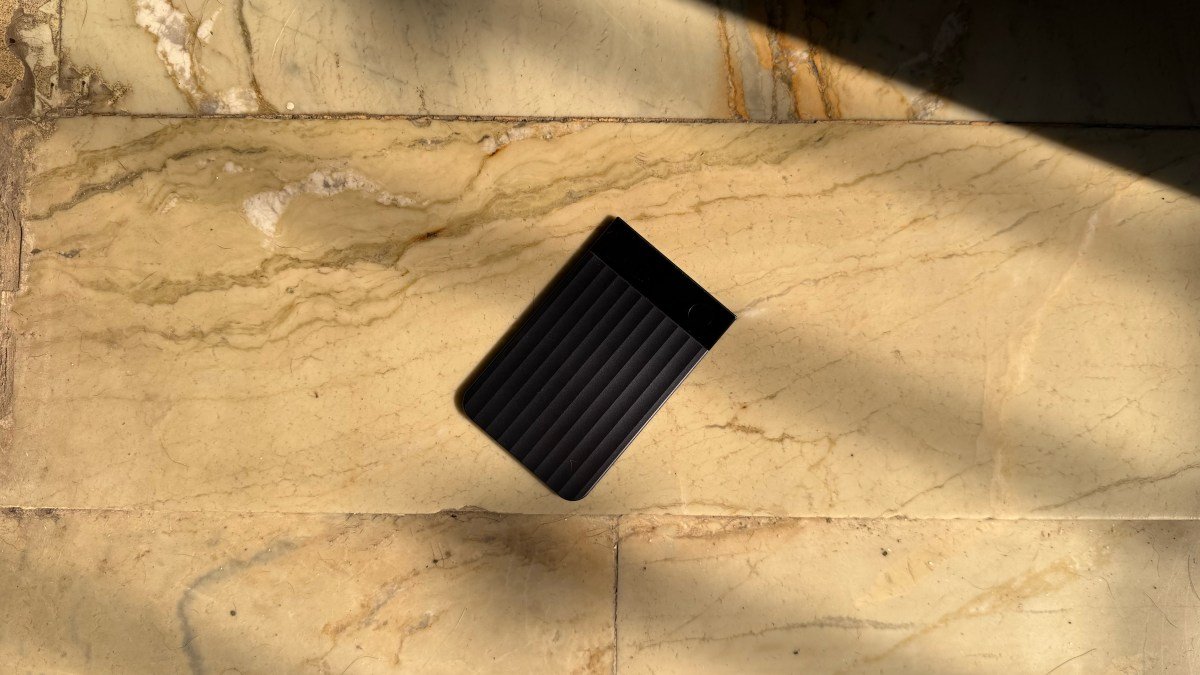 These AI notetaking devices help you record and transcribe your meetings