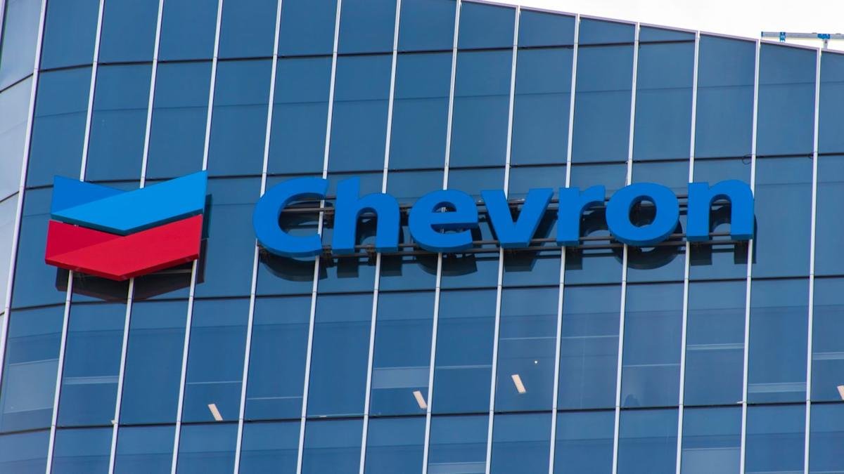 Chevron Q4 2025 Net Income Falls 12.5% ​​to $2.84 Billion