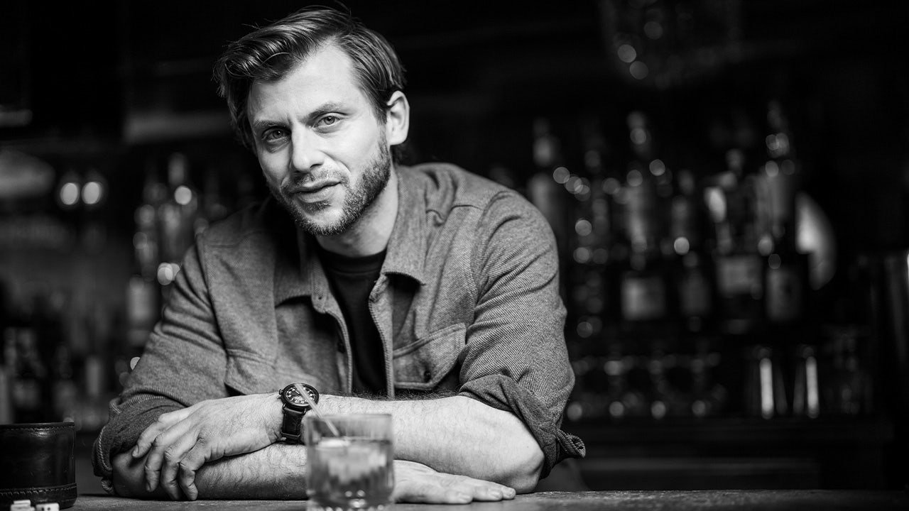 Comedian Charlie Berens tries to unite audiences through laughter