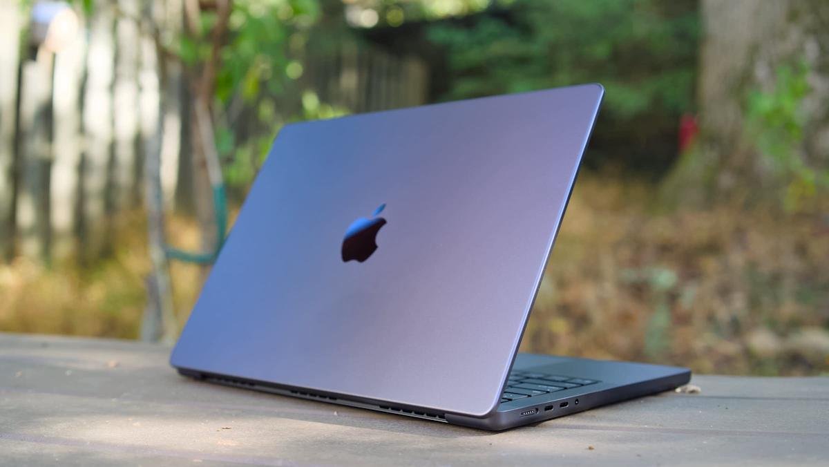 Apple’s 14-inch MacBook Pro M5 is up to $300 off