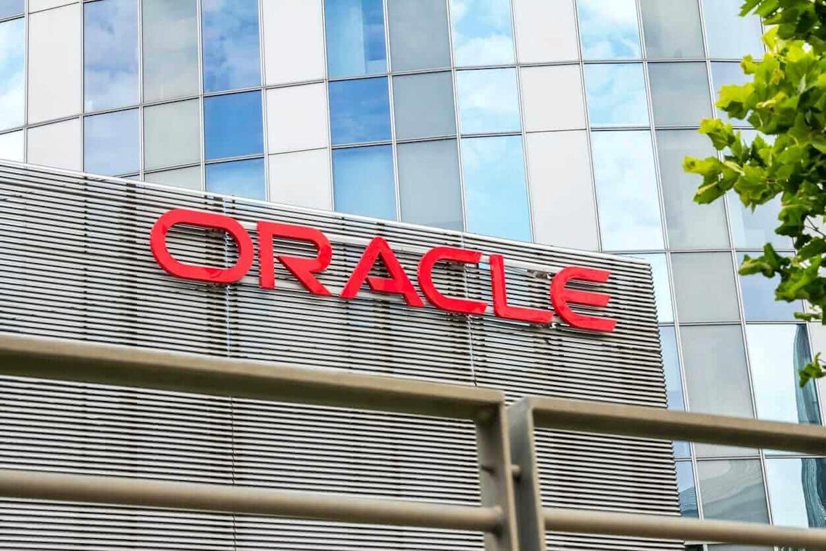 Oracle heads towards key resistance levels after analyst update. Should you buy ORCL stock here?
