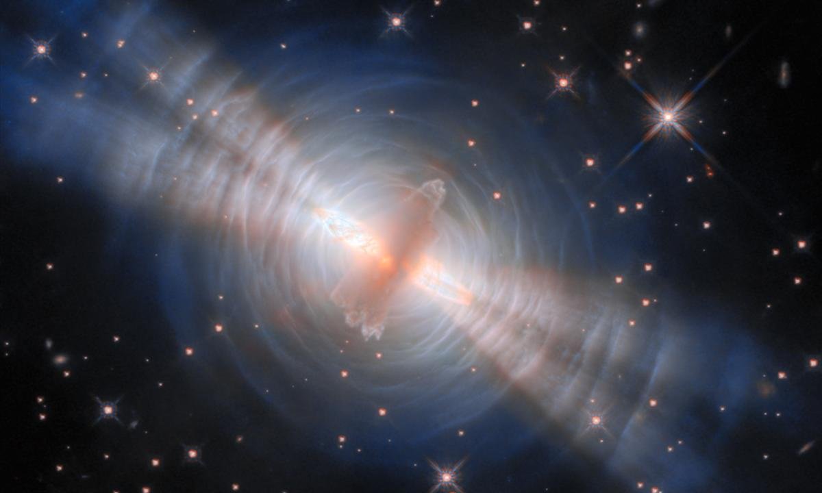 Hubble shows the Egg Nebula in all its dying glory