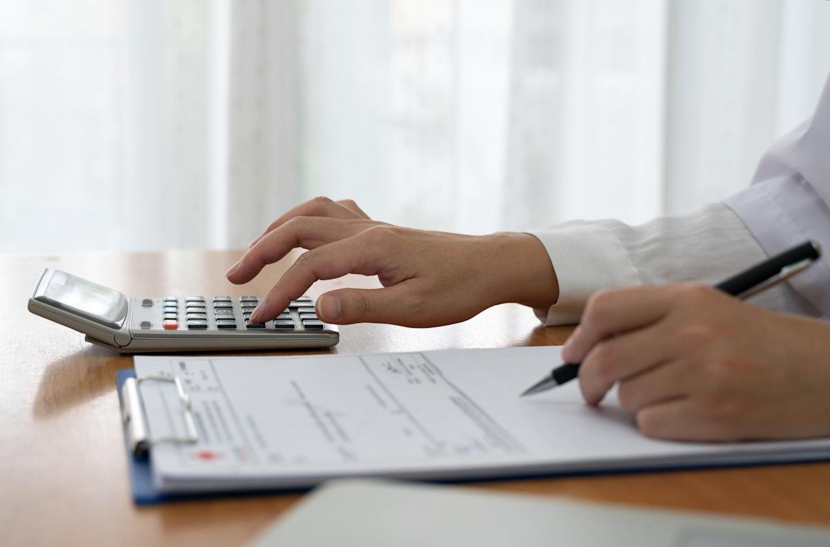 How student loan debt gets in the way of saving for retirement