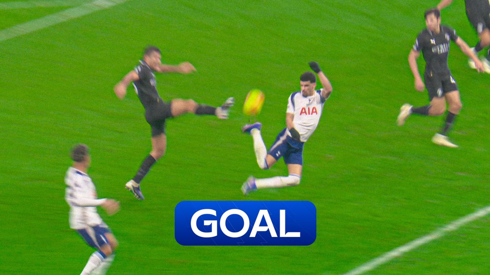 ‘Extraordinary! ‘ | Solanke equalized with a scorpion kick