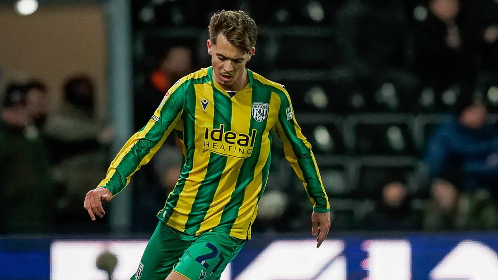 West Brom enter race to sign Premier League midfielder