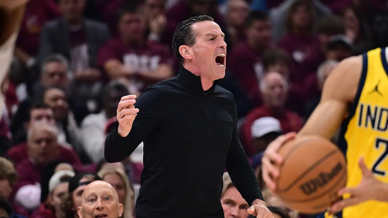Kenny Atkinson fined $50,000 for contact with NBA officials