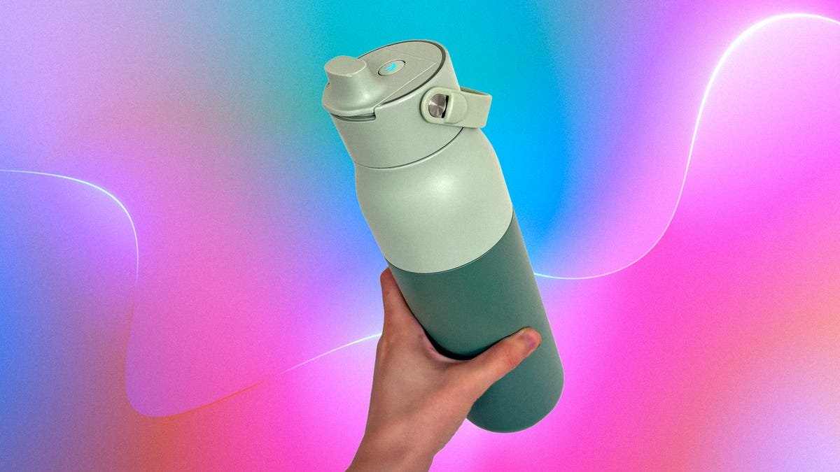 I Hate How Much I Love This Hydration Tracking Water Bottle