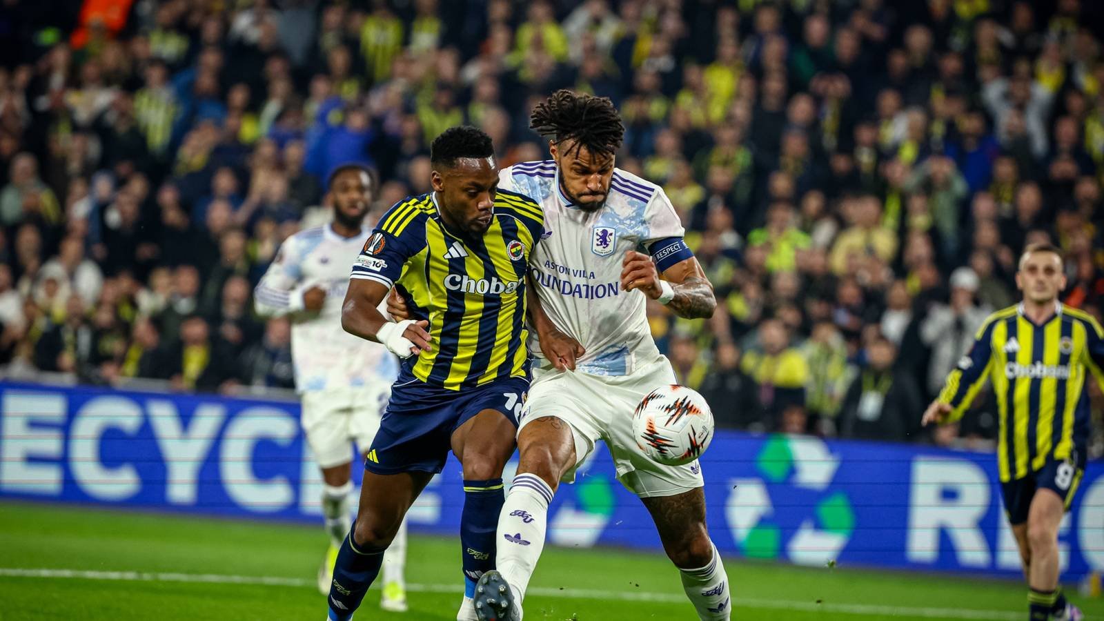 Leeds now offer last chance to seal Dolan deal at the last minute