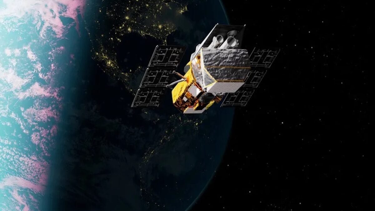 NASA Puts 21-Year-Old Spacecraft on Pause to Avoid Crashing into Earth