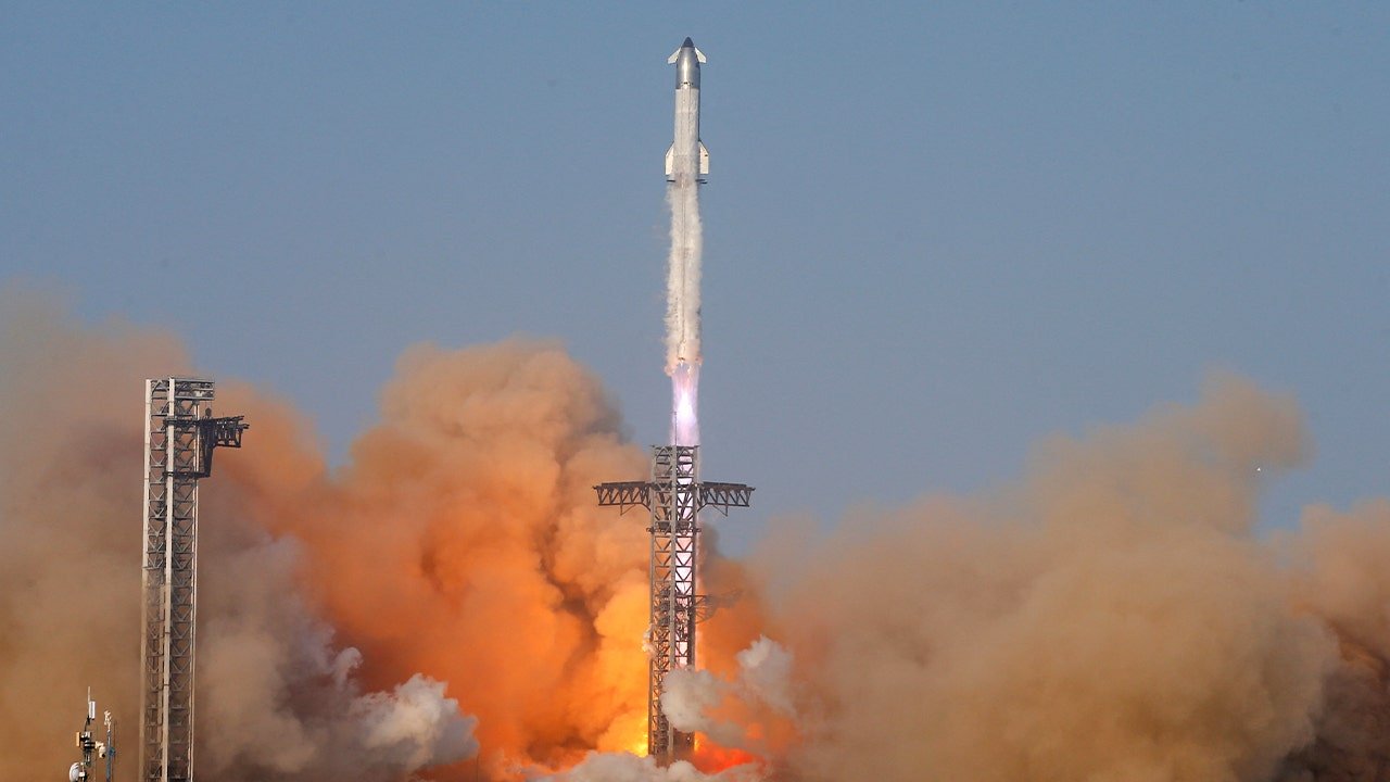 Musk says SpaceX shifted focus to the moon before the Mars push