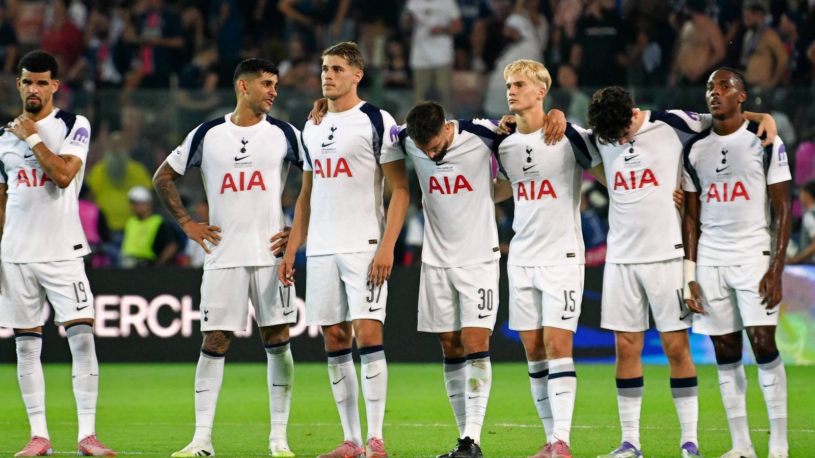 Tottenham tell ‘world-class’ player to leave this summer, giving Frank a headache