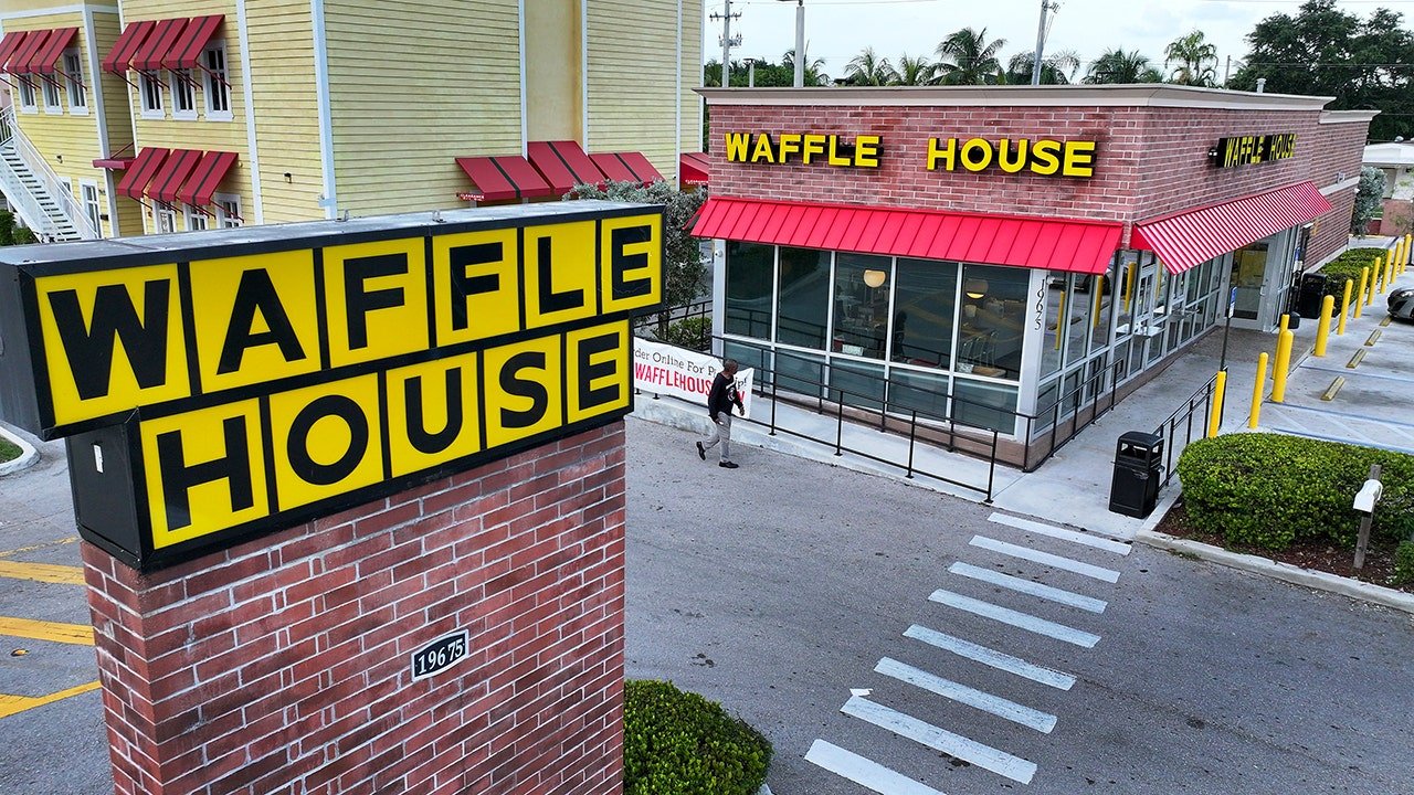 Waffle House is offering Valentine’s Day candlelit dinner at more than 200 locations nationwide