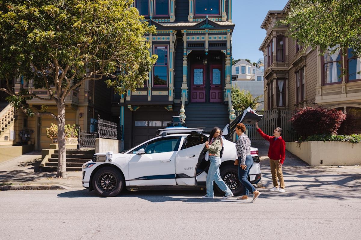 DoorDashers are paid to close Waymo’s self-driving car doors