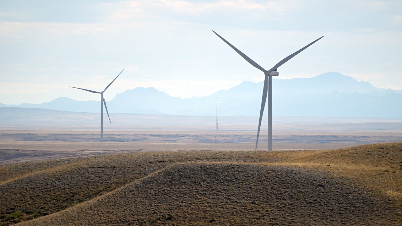 Wyoming state board votes to begin canceling controversial wind leases