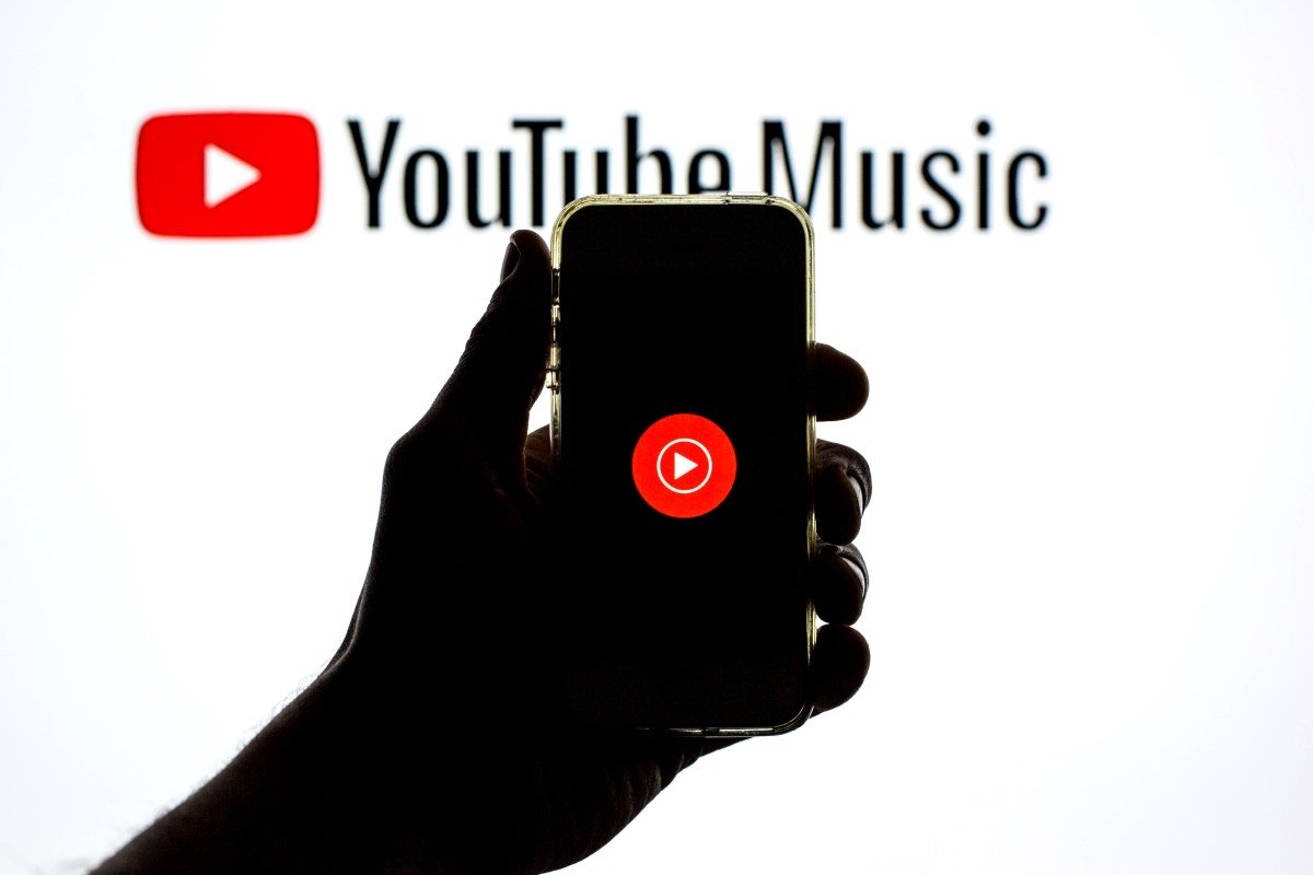 YouTube has launched an AI playlist generator for Premium users