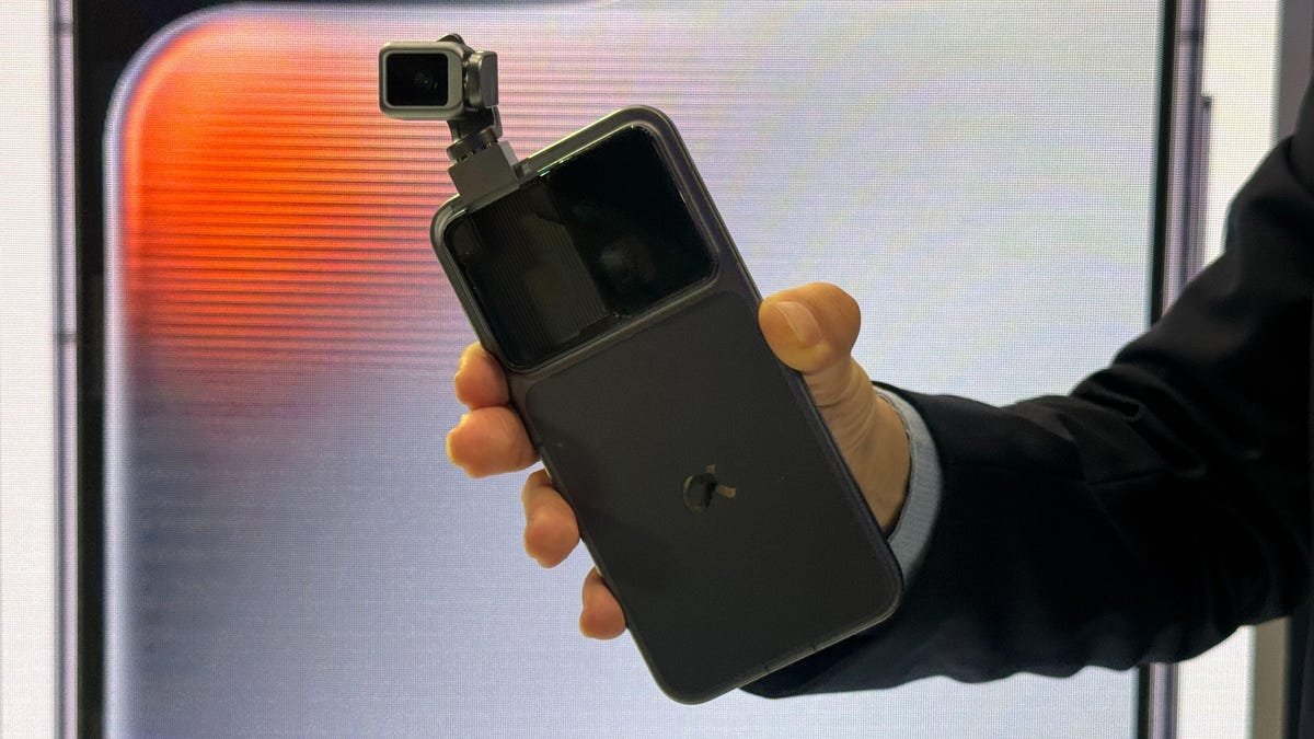 I Danced With Honor’s Robot Phone And It Complimented My ‘Shiny’ Hair