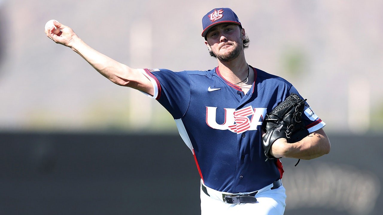 Pirates player Paul Skenes talks to Team USA at World Baseball Classic