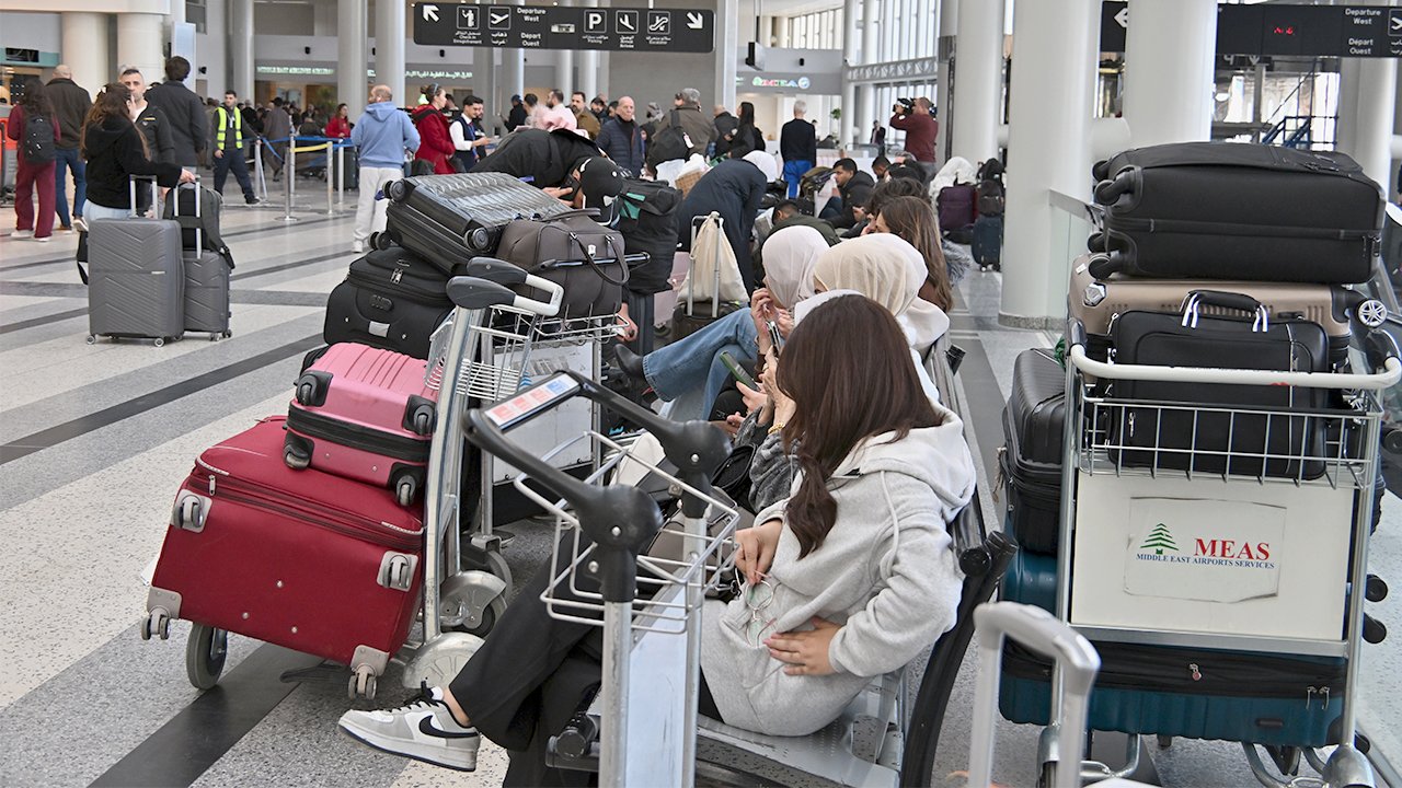 Wealthy travelers pay a fortune to escape Dubai on private charter flights